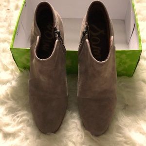 SAM EDELMAN PUTTY SUEDE BOOTS SIze 8M